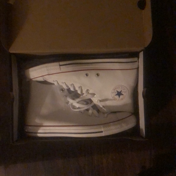 White Converse - Picture 1 of 1